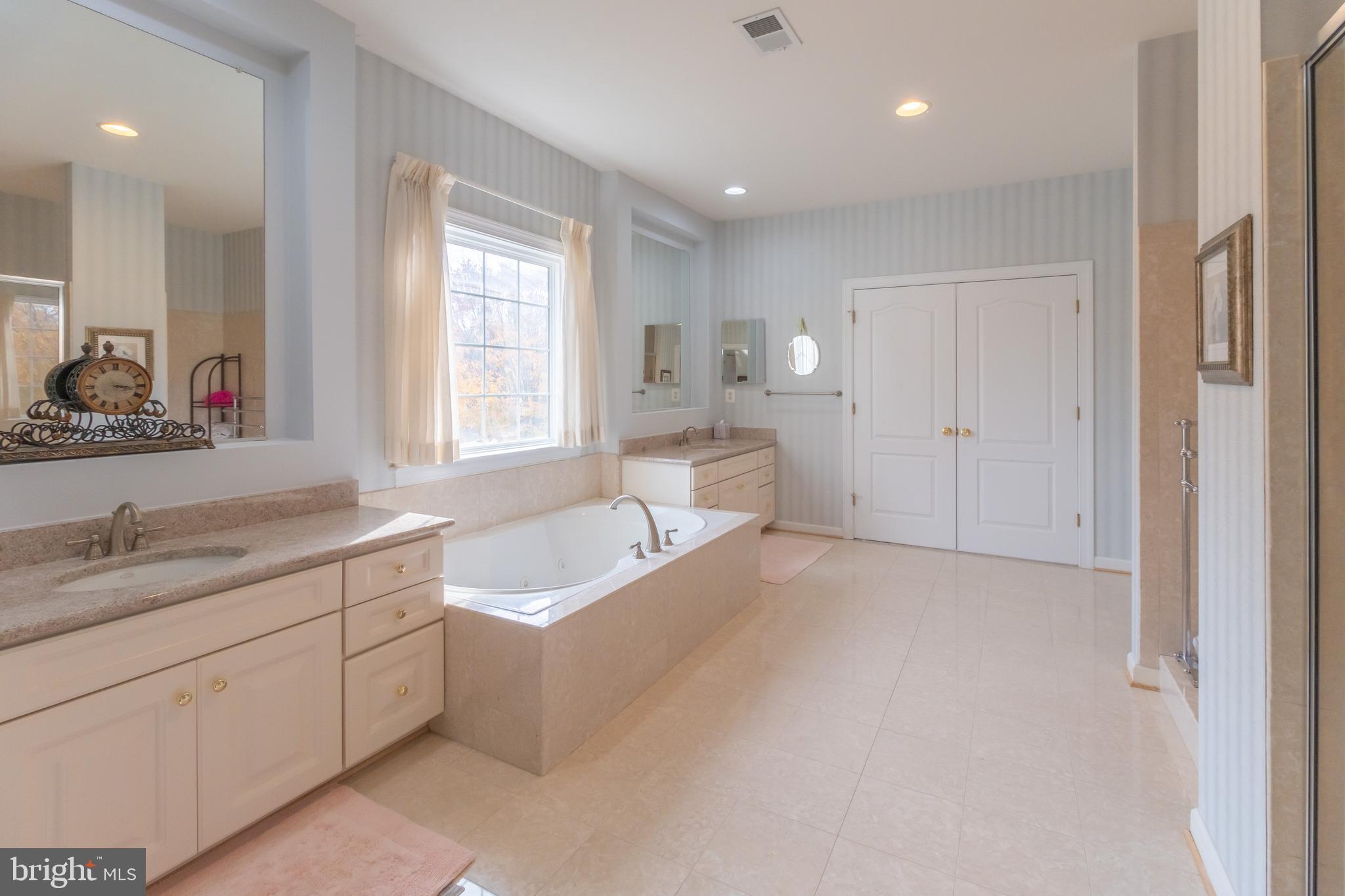 MONTICELLO - Residential