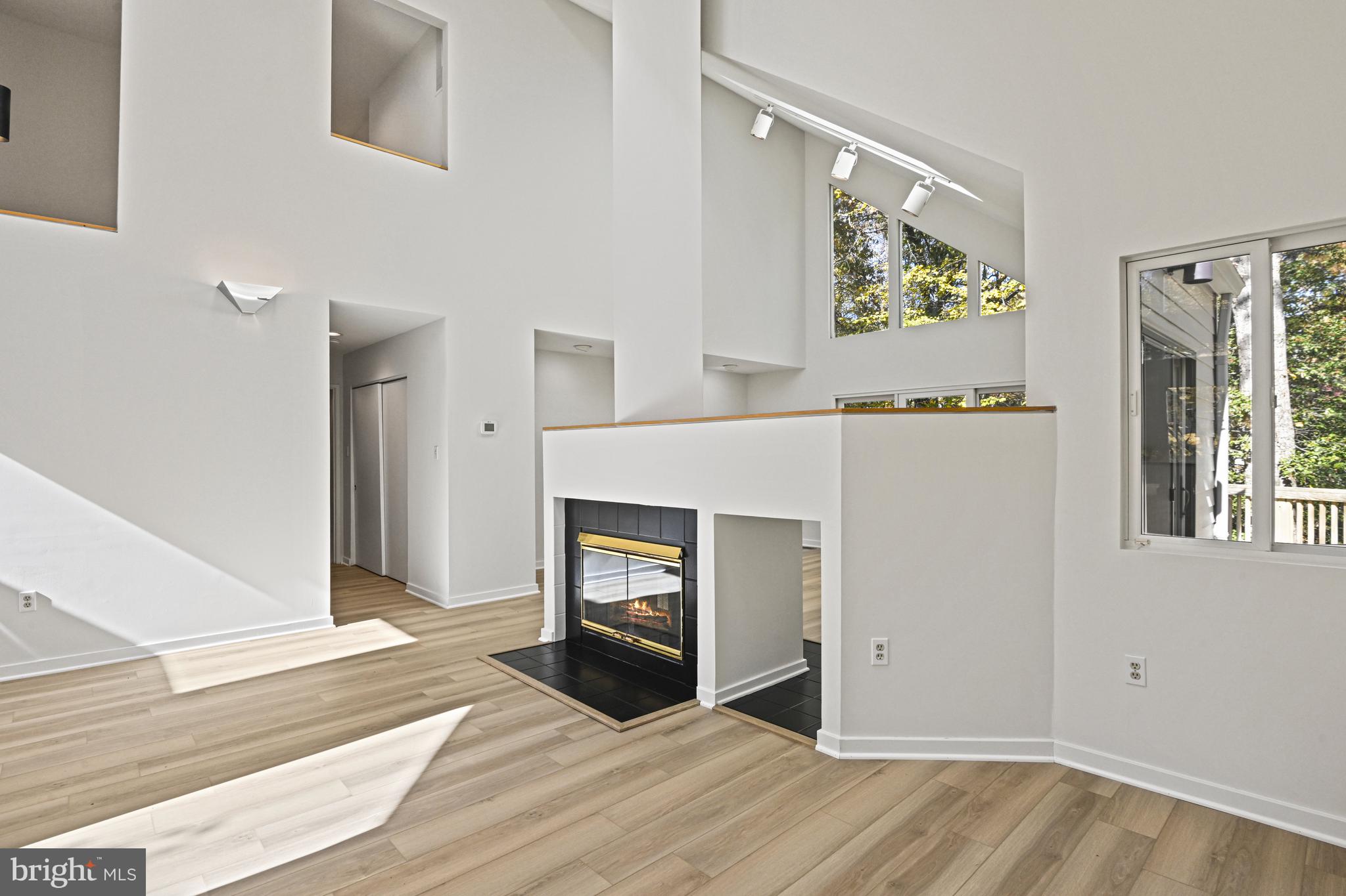 RESTON - Residential