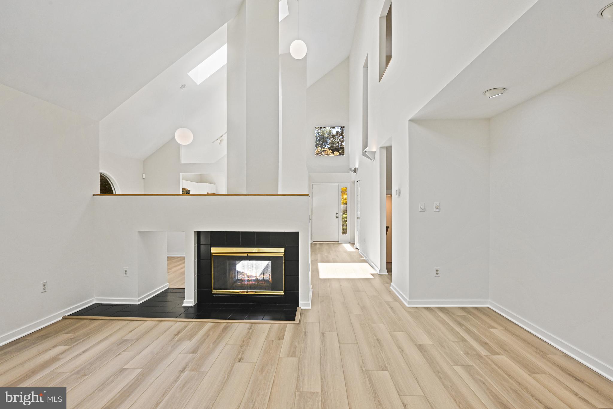 RESTON - Residential