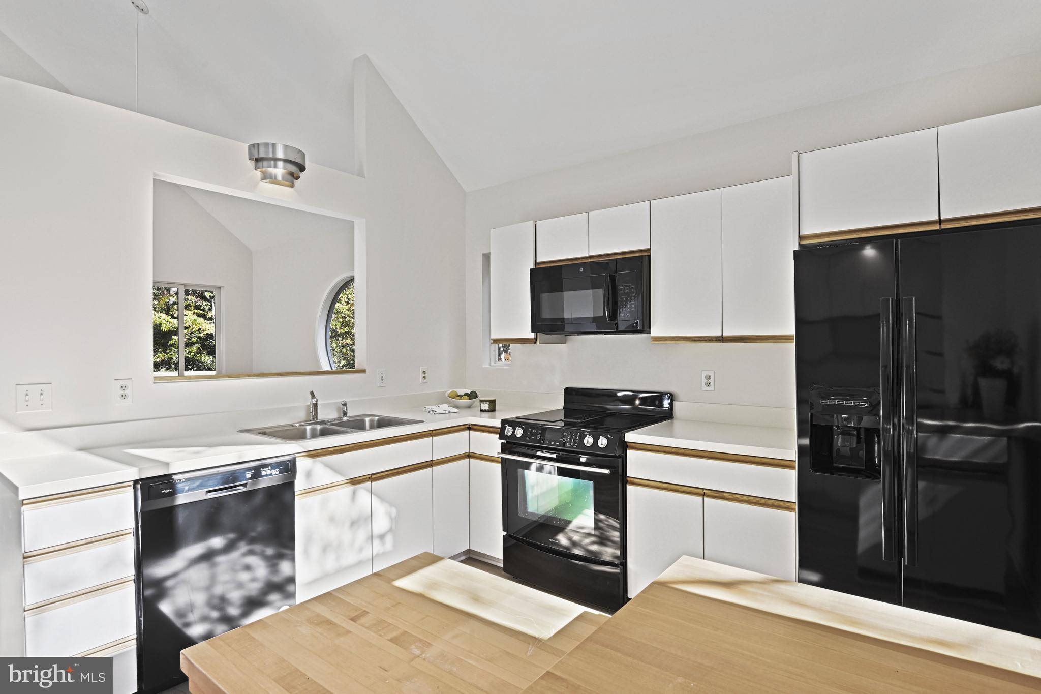 RESTON - Residential