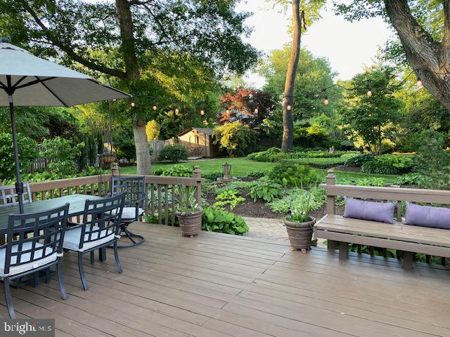 207 CERET COURT SW
