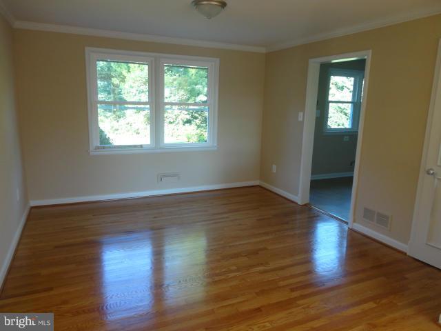 COUNTRY CLUB - Residential Lease