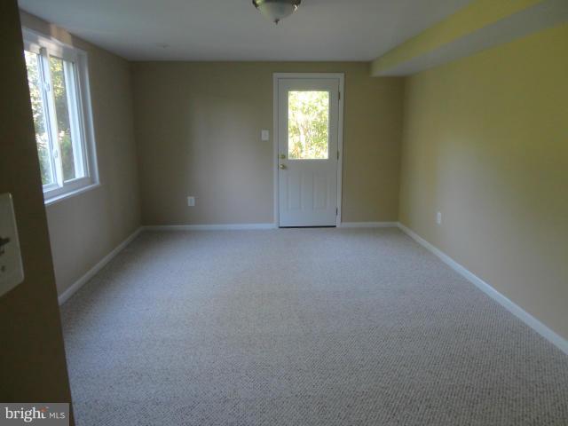 COUNTRY CLUB - Residential Lease