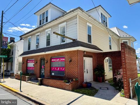Condo For Rent - 23 S Carlisle Street #101<br/> GREENCASTLE, PA 17225