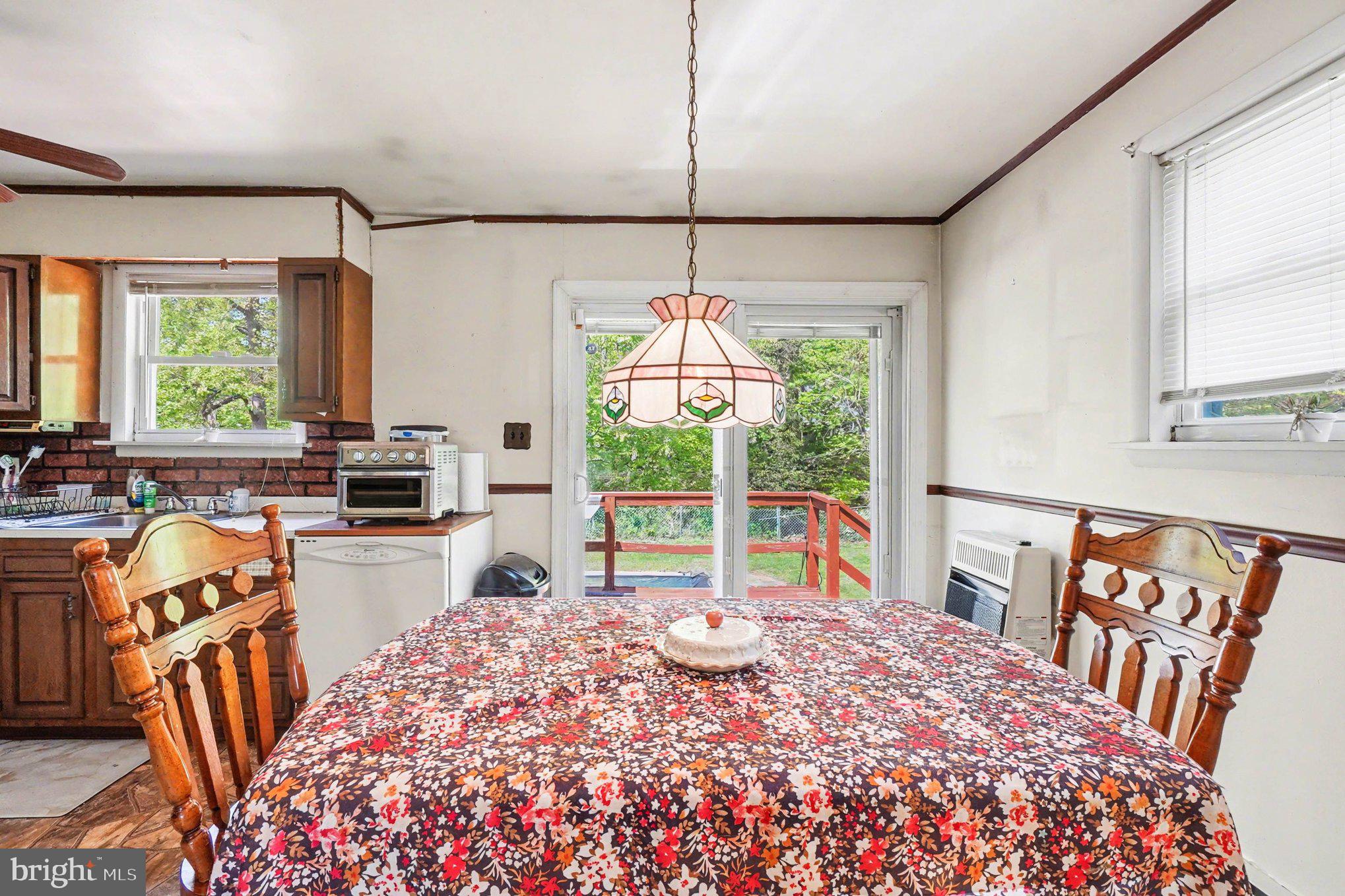 VILLAGE KNOLL - Residential