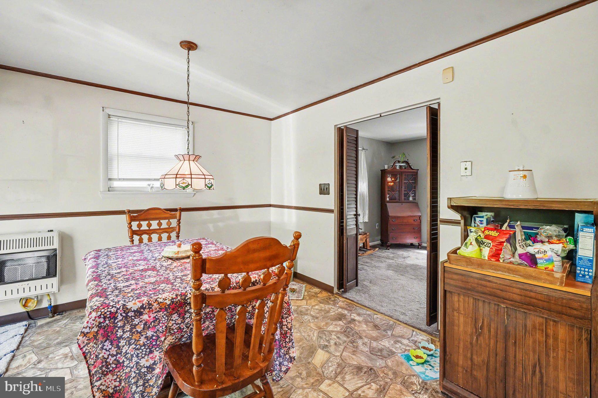 VILLAGE KNOLL - Residential