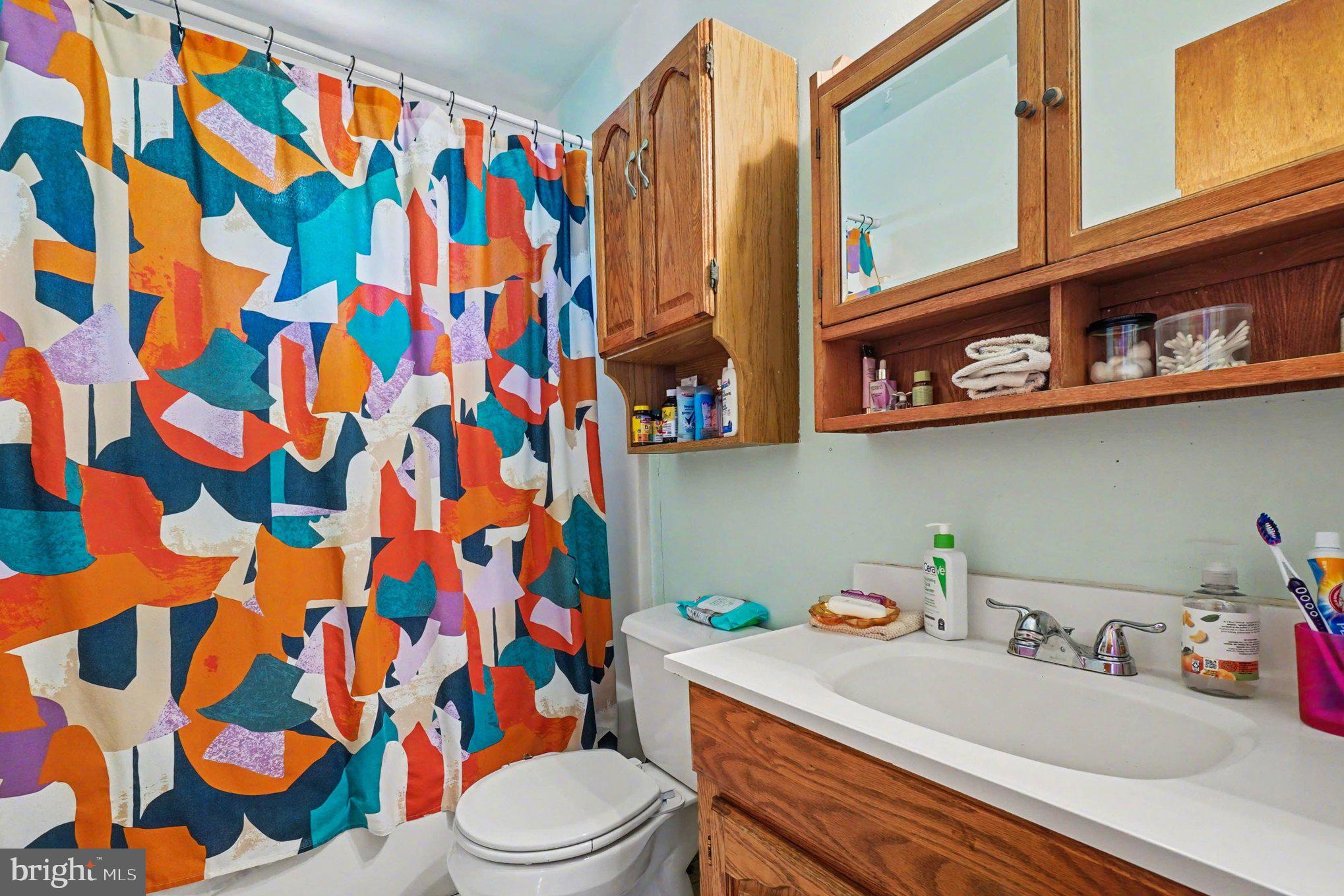 VILLAGE KNOLL - Residential