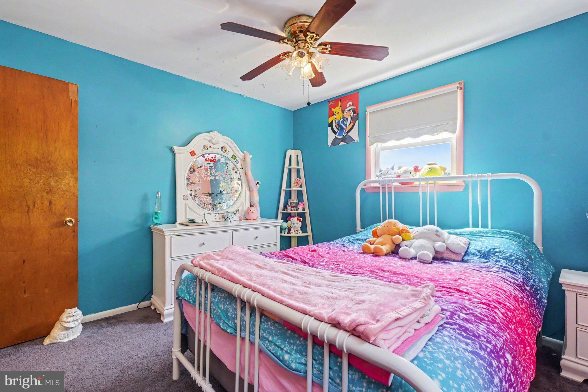 VILLAGE KNOLL - Residential