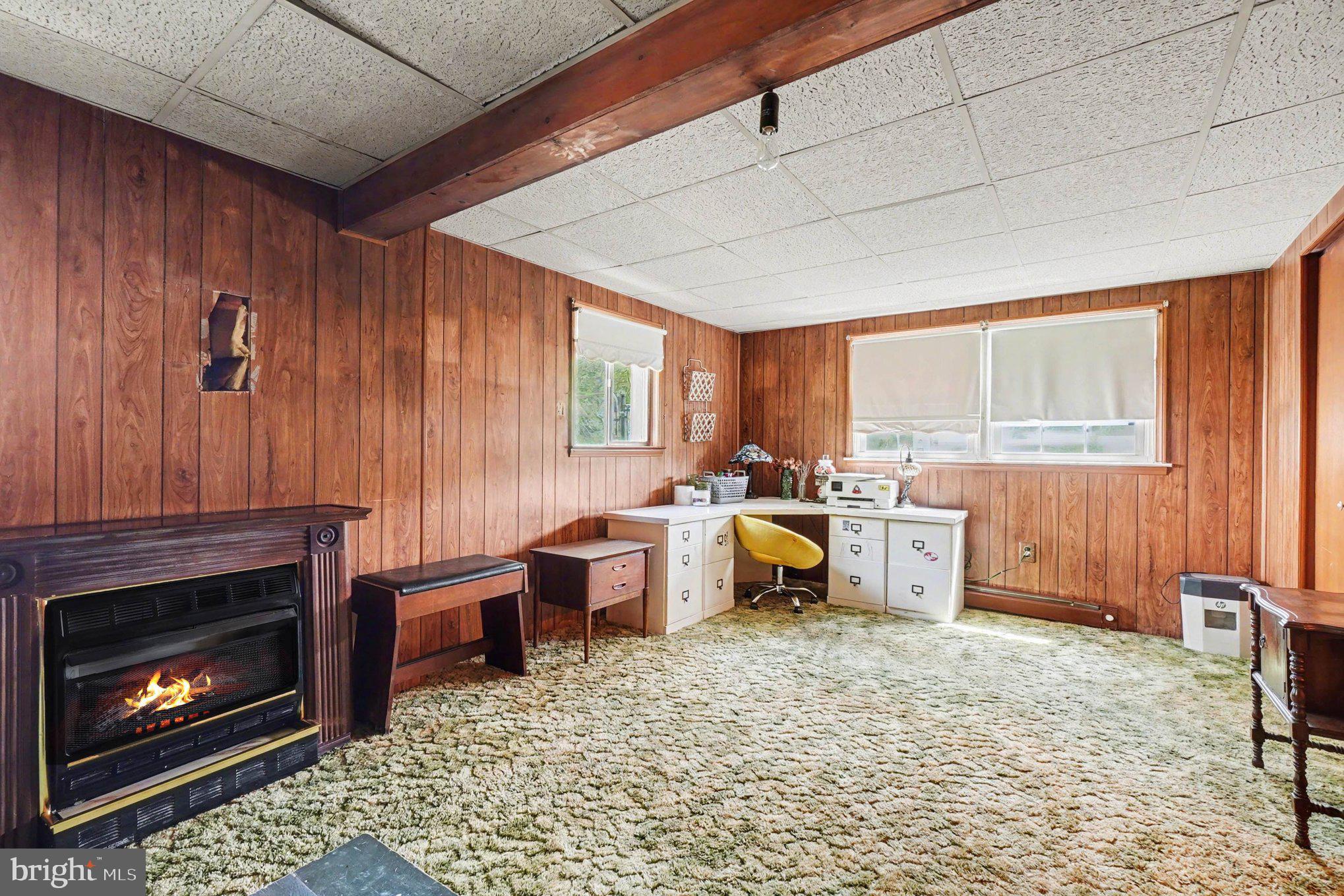 VILLAGE KNOLL - Residential