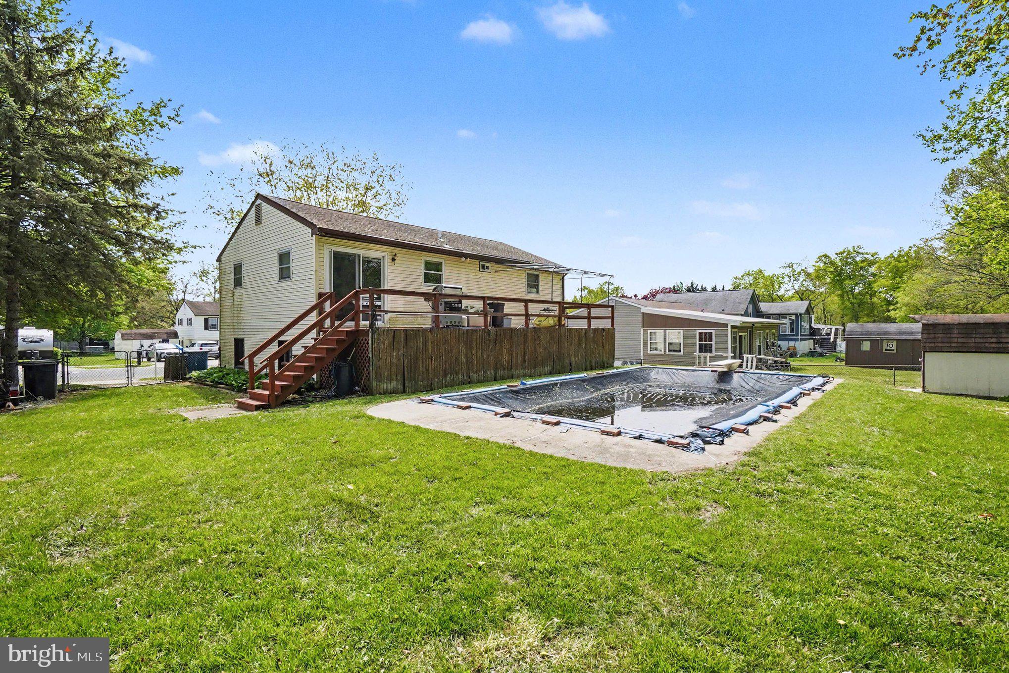 VILLAGE KNOLL - Residential