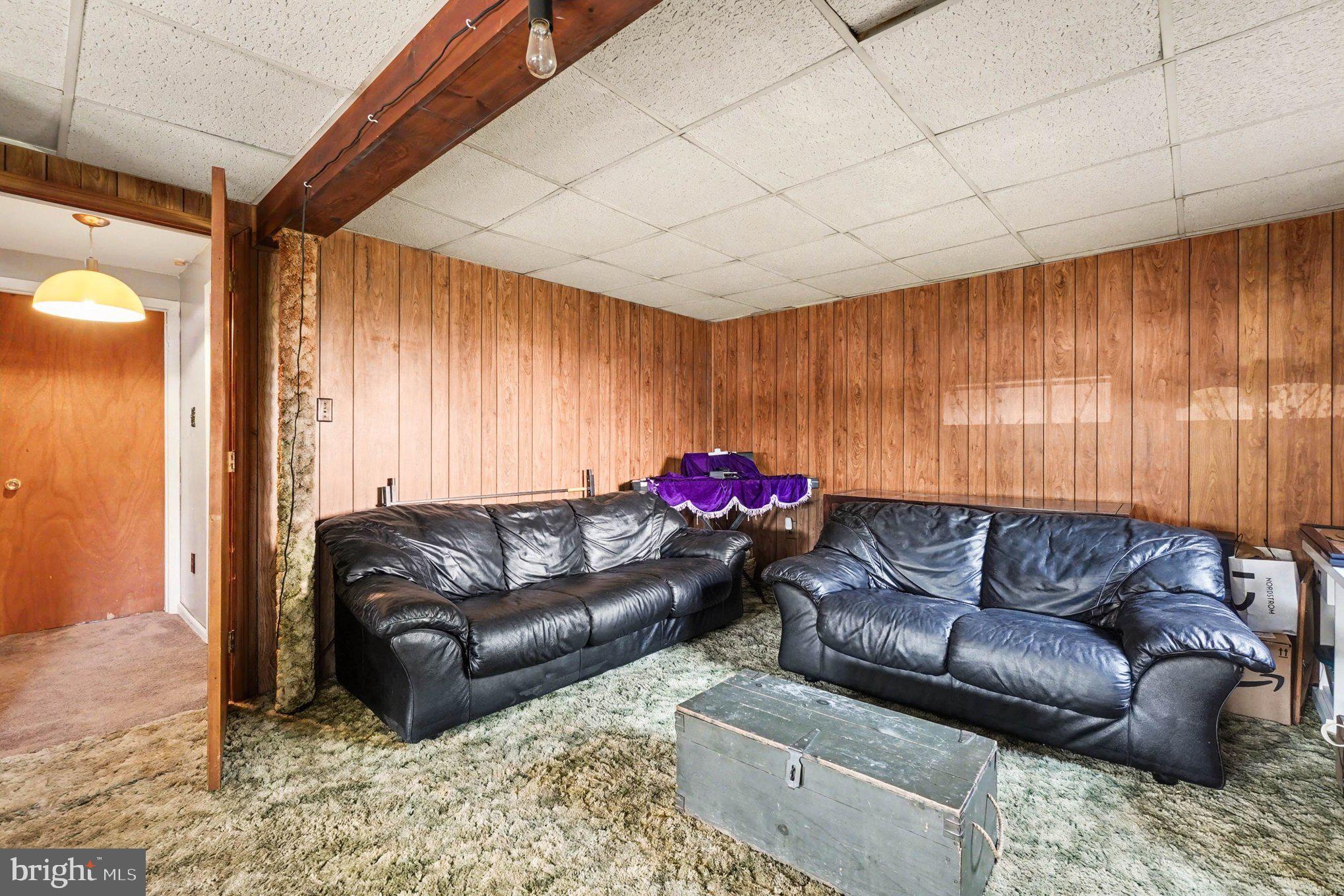 VILLAGE KNOLL - Residential