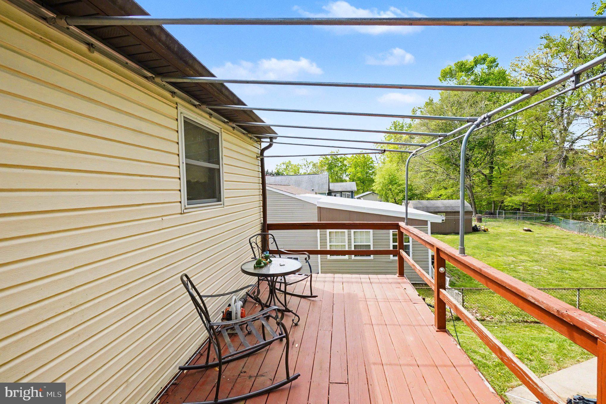 VILLAGE KNOLL - Residential