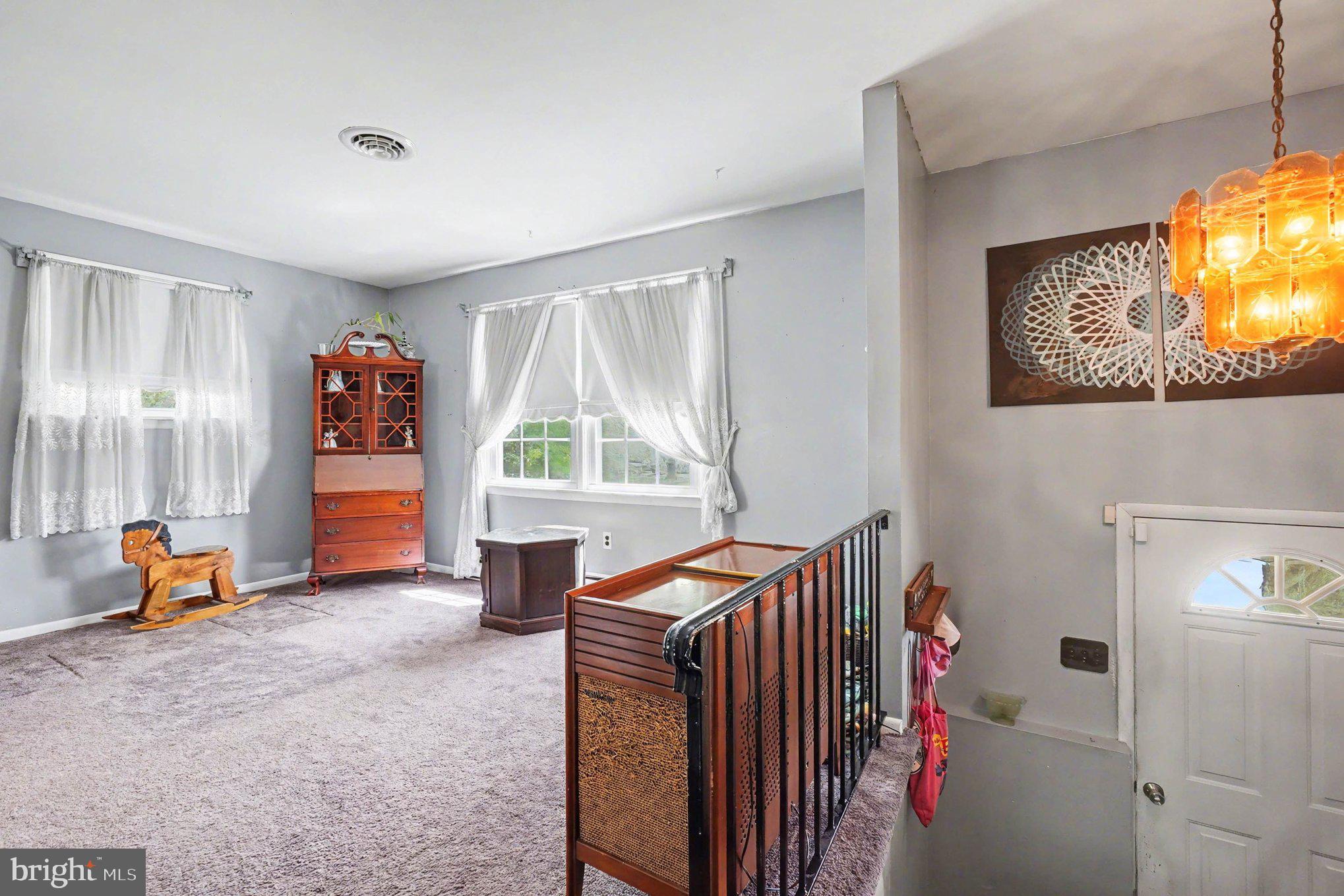 VILLAGE KNOLL - Residential