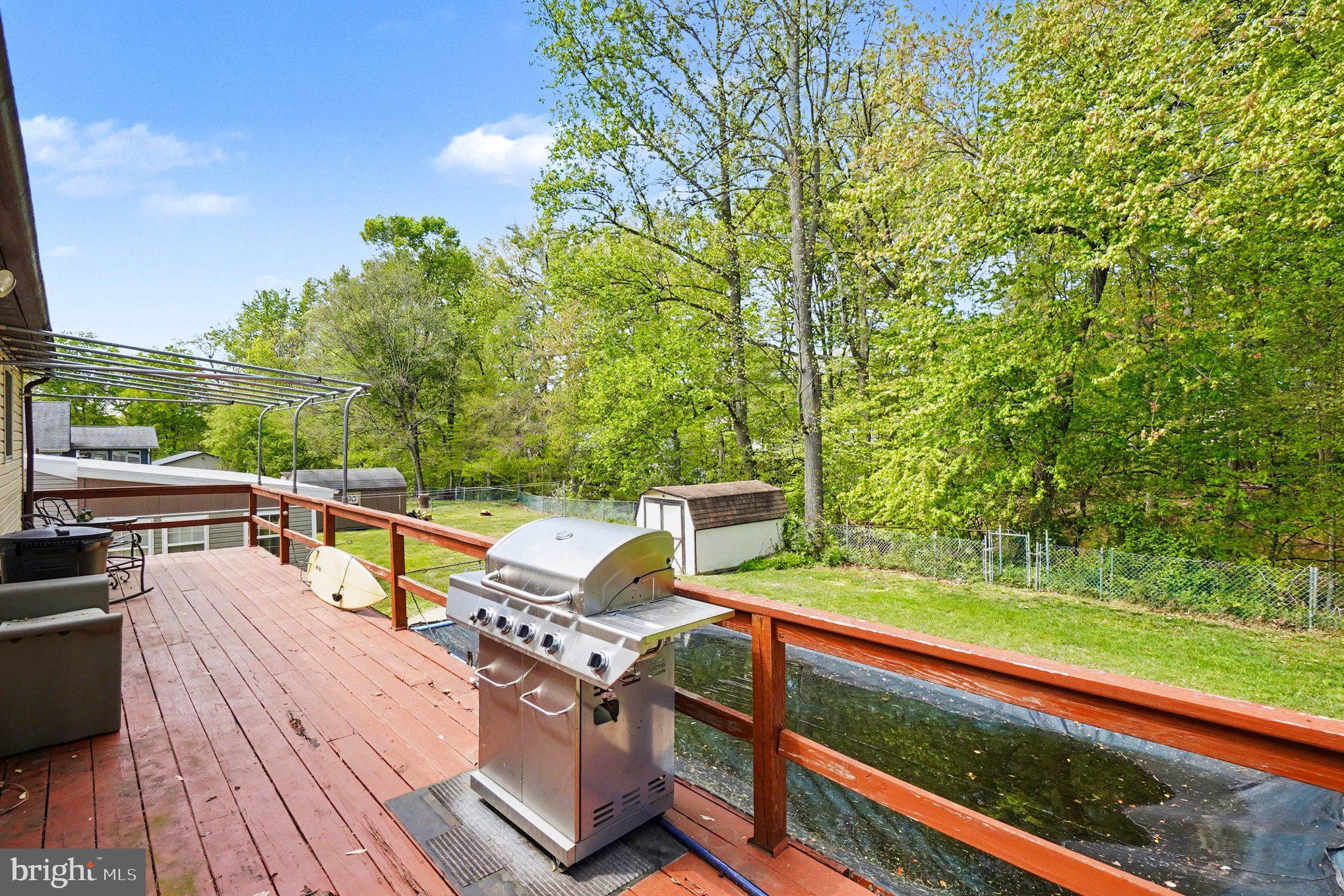 VILLAGE KNOLL - Residential