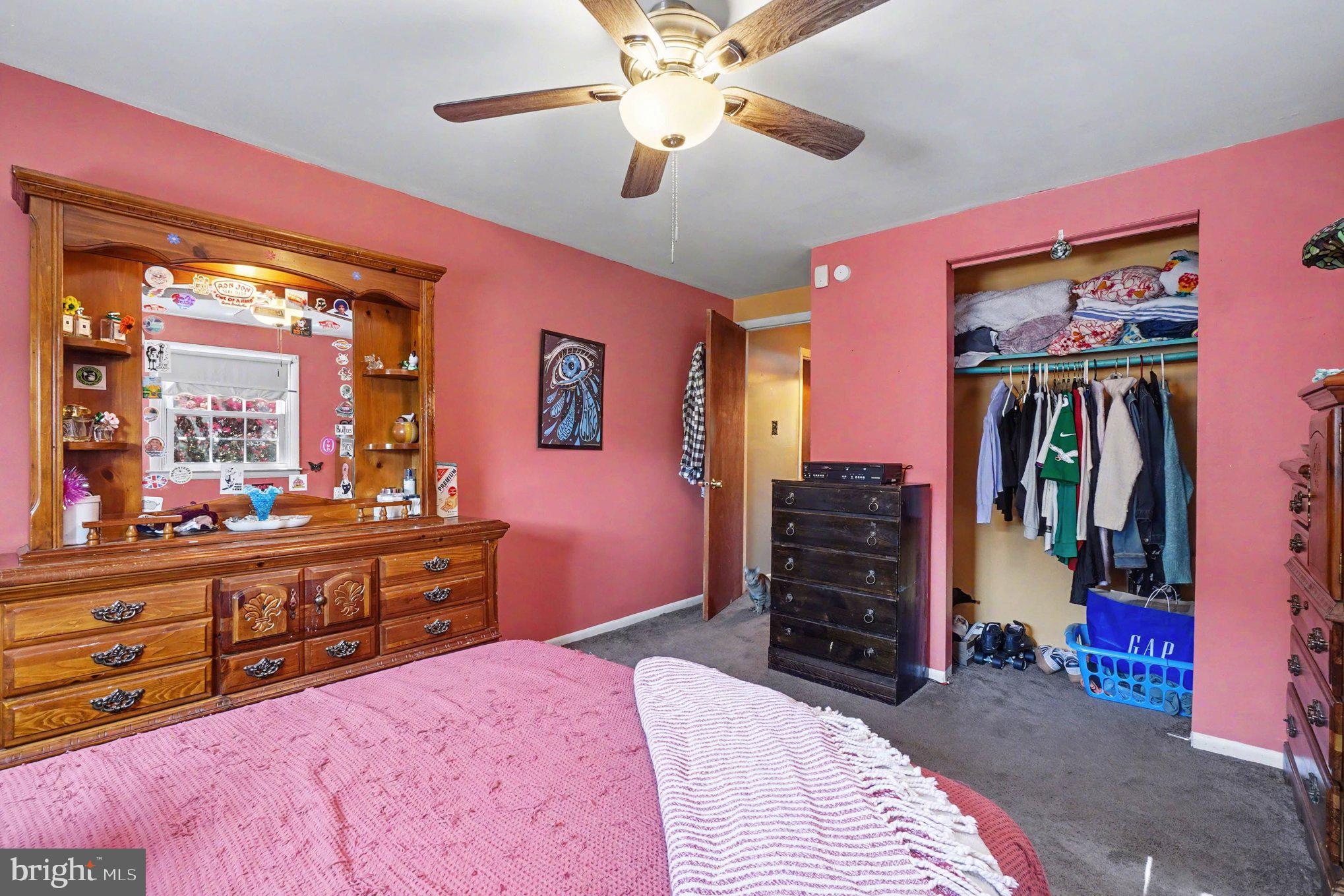 VILLAGE KNOLL - Residential