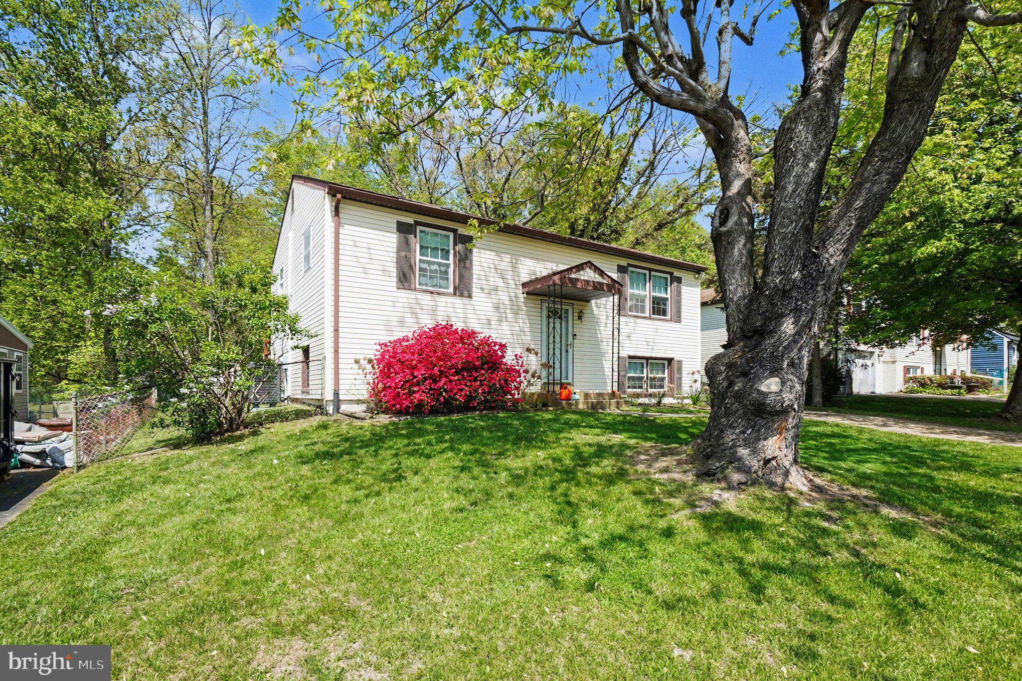 VILLAGE KNOLL - Residential