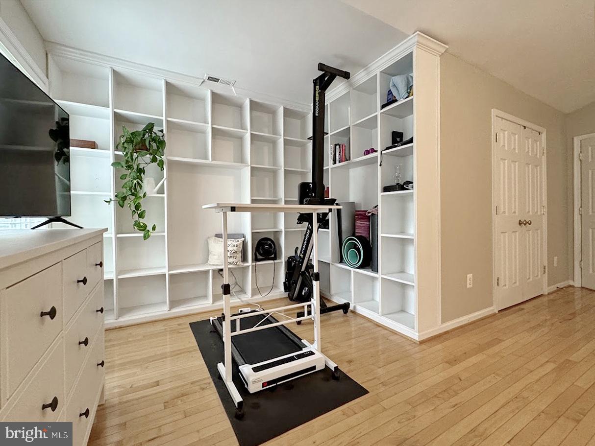 CHATHAM  VILLAGE - Residential