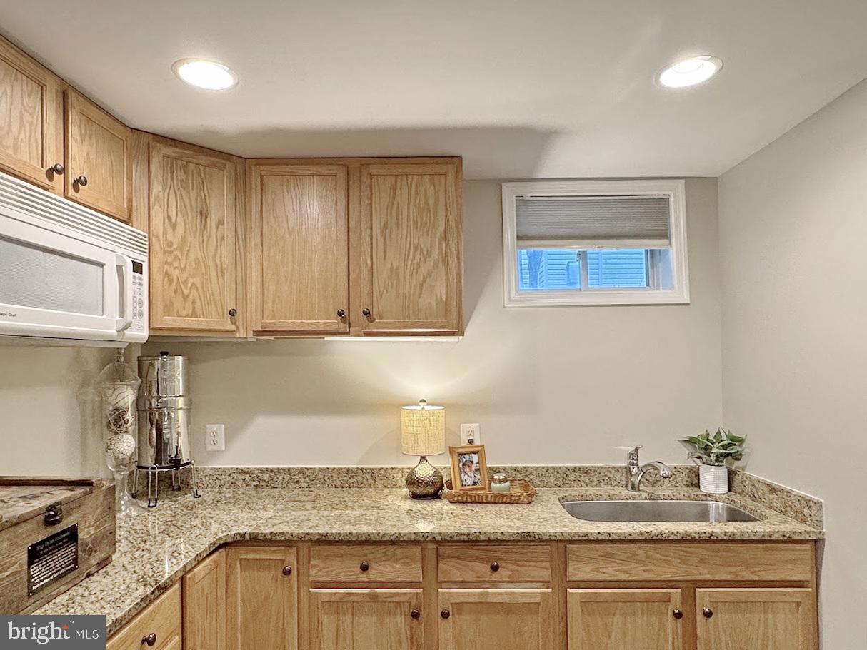 CHATHAM  VILLAGE - Residential