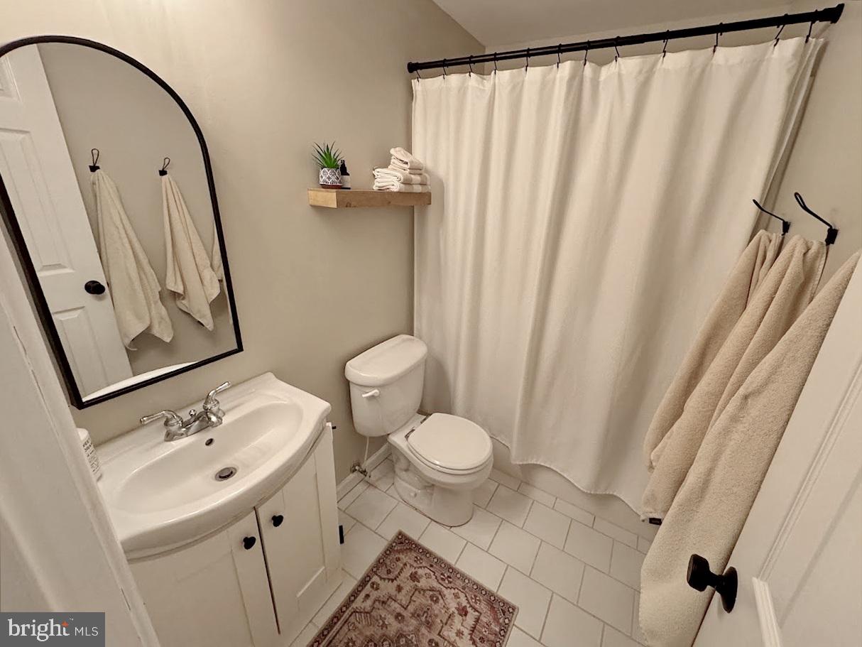 CHATHAM  VILLAGE - Residential