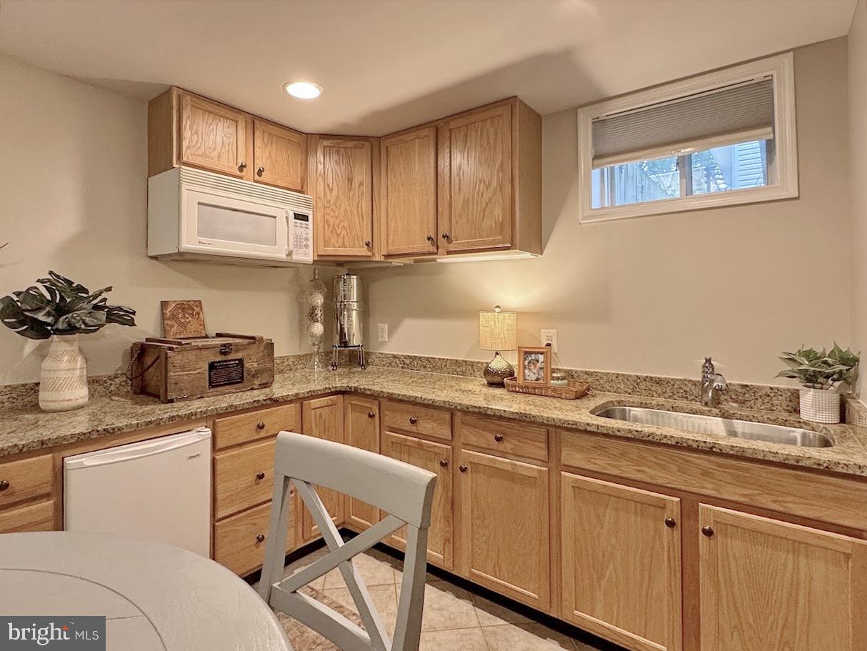 CHATHAM  VILLAGE - Residential