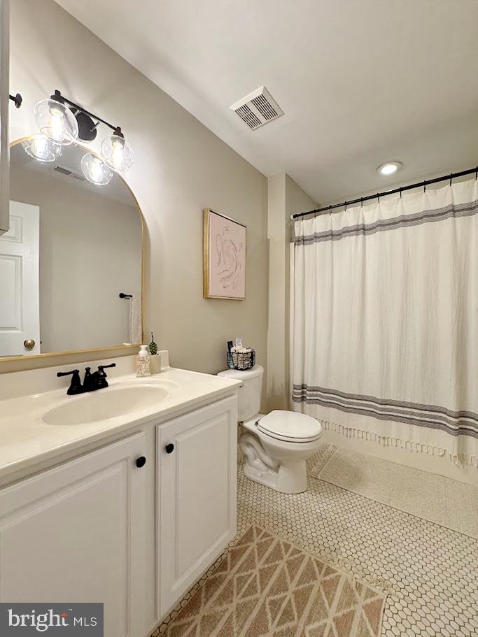 CHATHAM  VILLAGE - Residential