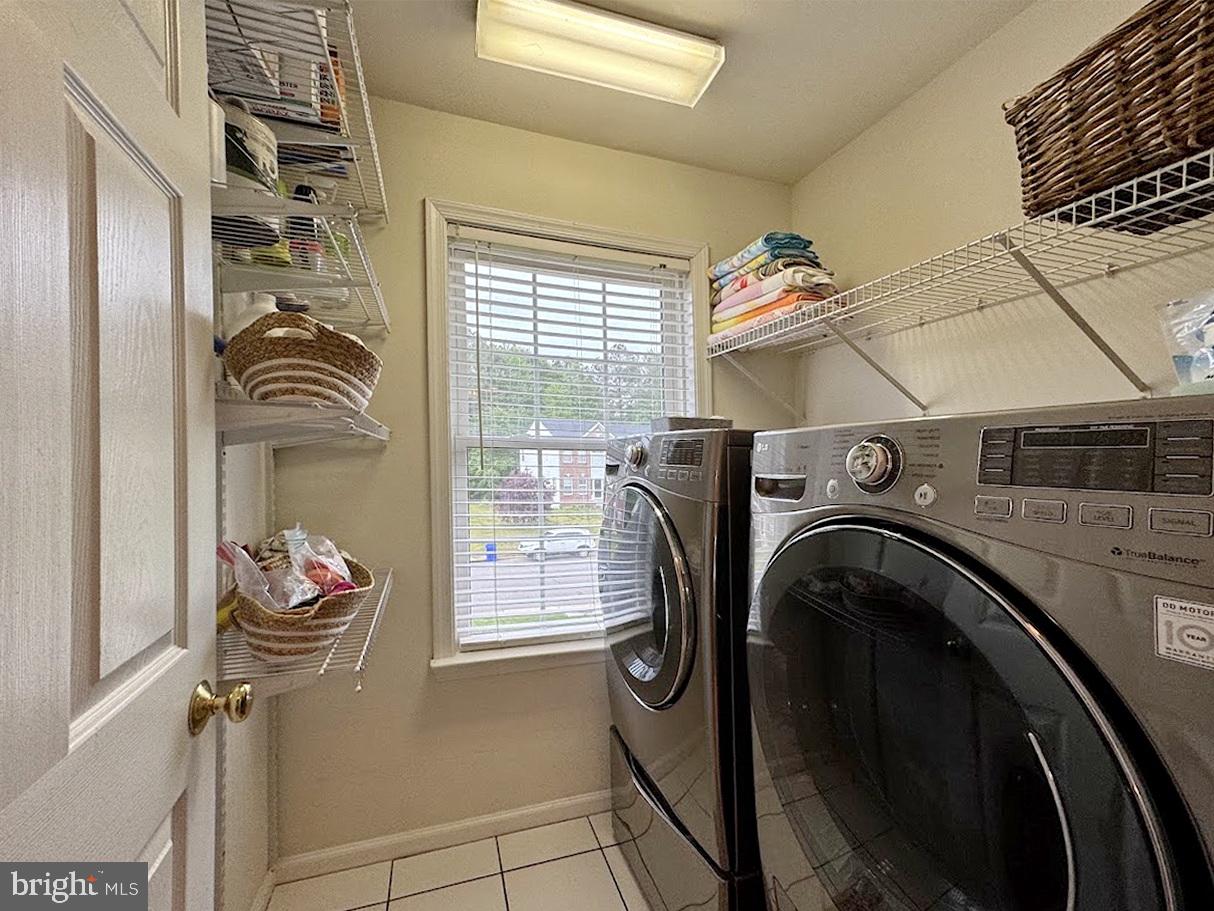 CHATHAM  VILLAGE - Residential