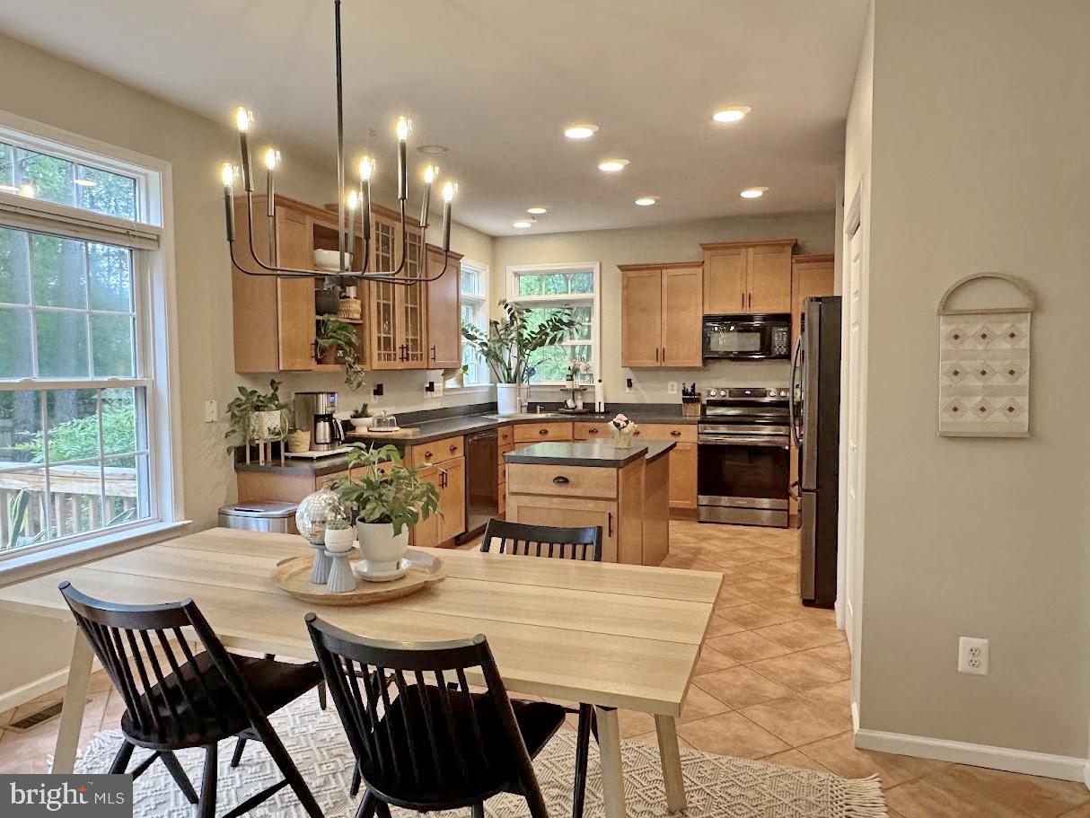 CHATHAM  VILLAGE - Residential