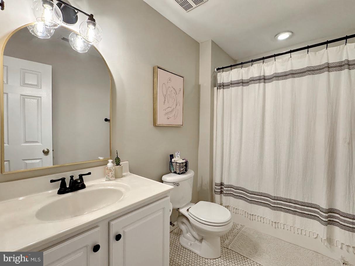 CHATHAM  VILLAGE - Residential