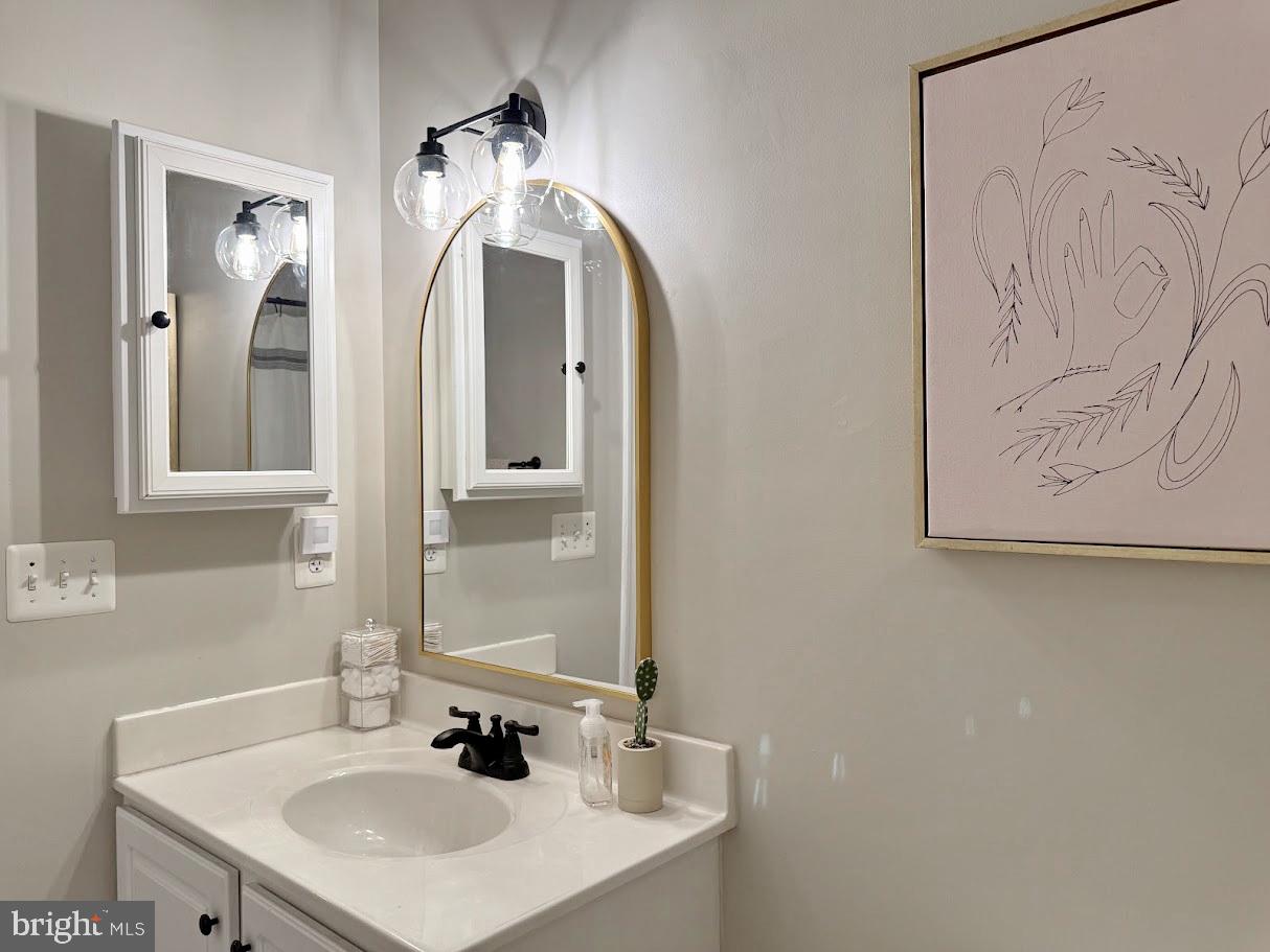 CHATHAM  VILLAGE - Residential