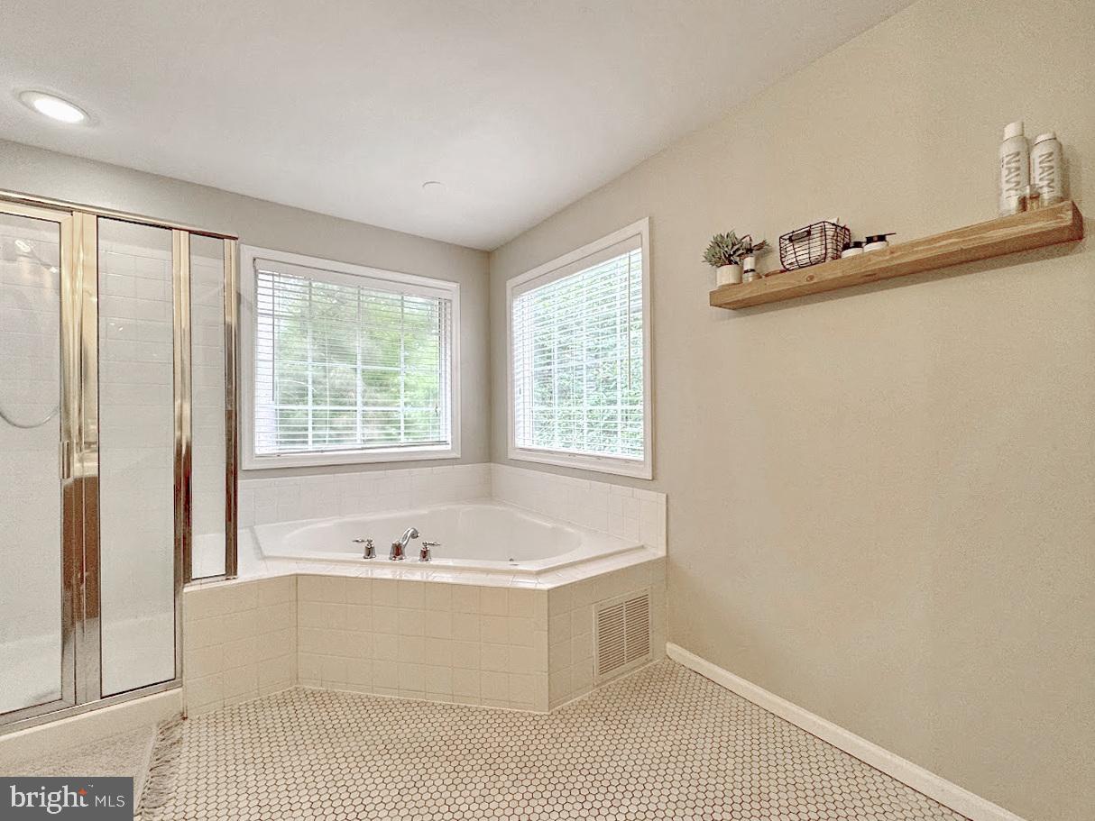 CHATHAM  VILLAGE - Residential