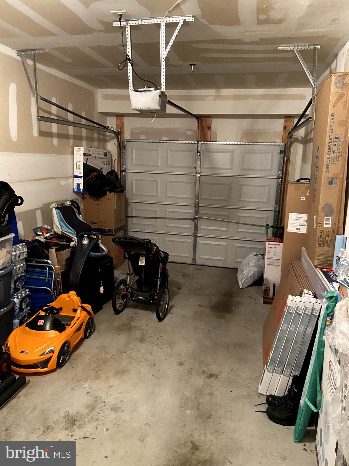 SUMMERFIELD - Residential Lease