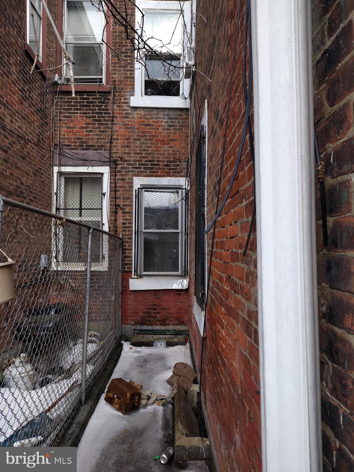 STRAWBERRY MANSION - Residential Income