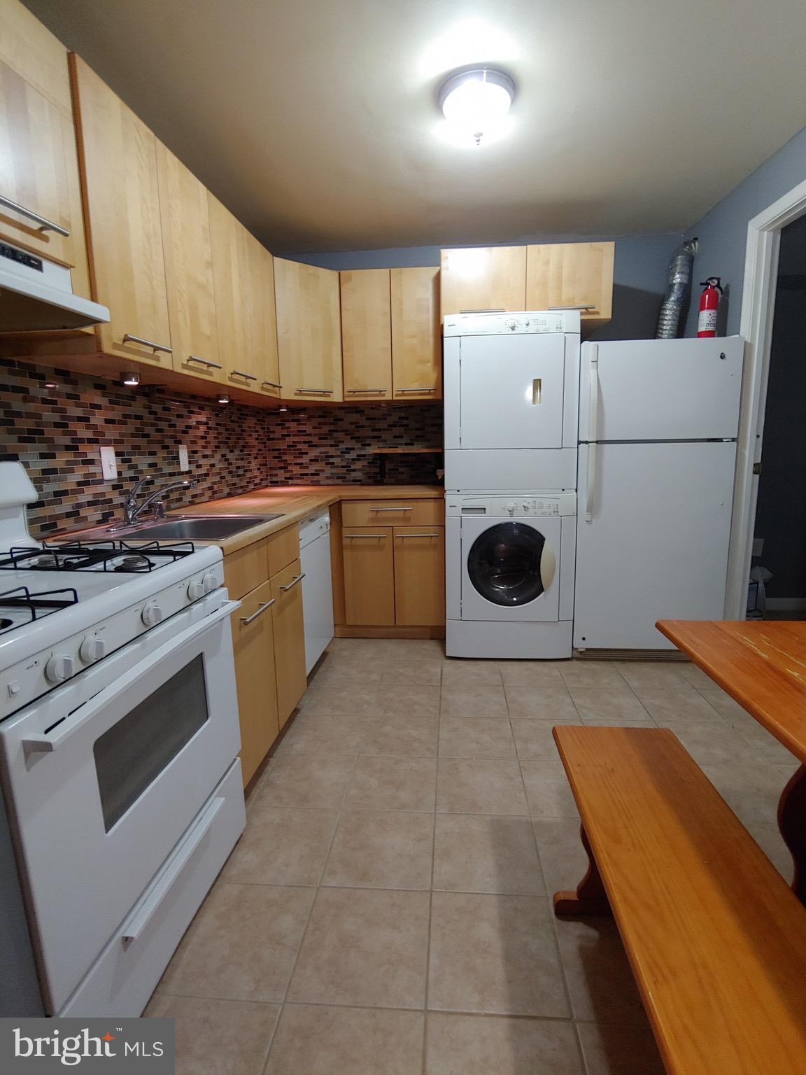 CHELSEA WOODS CONDO - Residential Lease