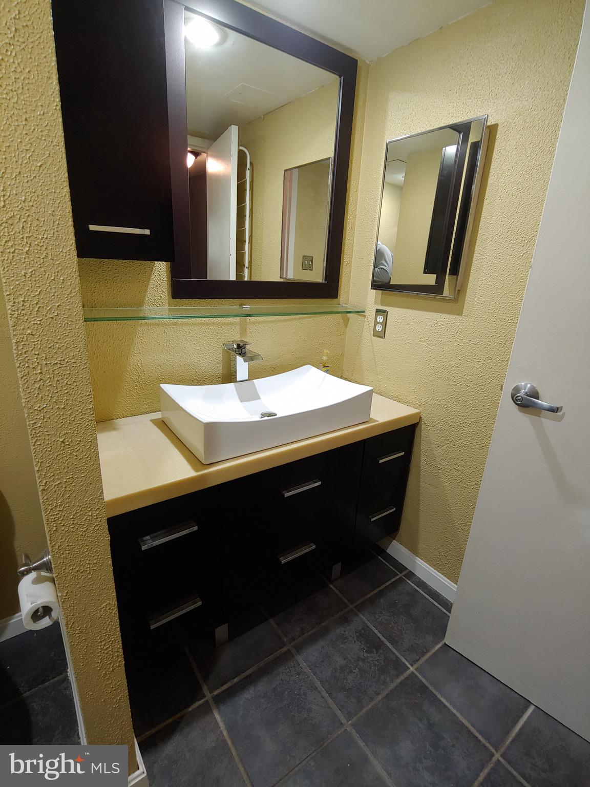 CHELSEA WOODS CONDO - Residential Lease