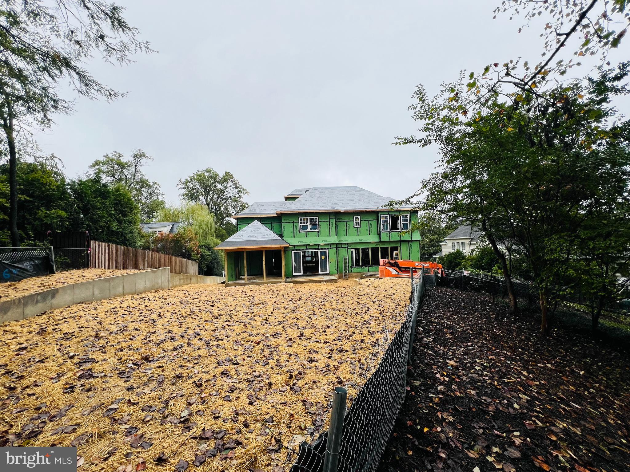 COUNTRY CLUB HILLS - Residential