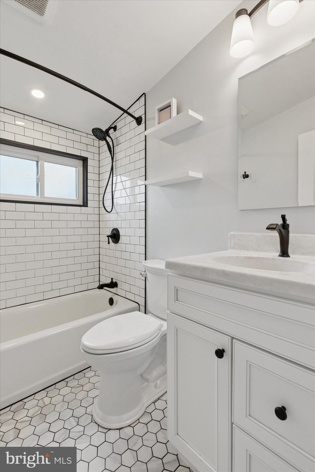 CENTER SQ GREEN - Residential