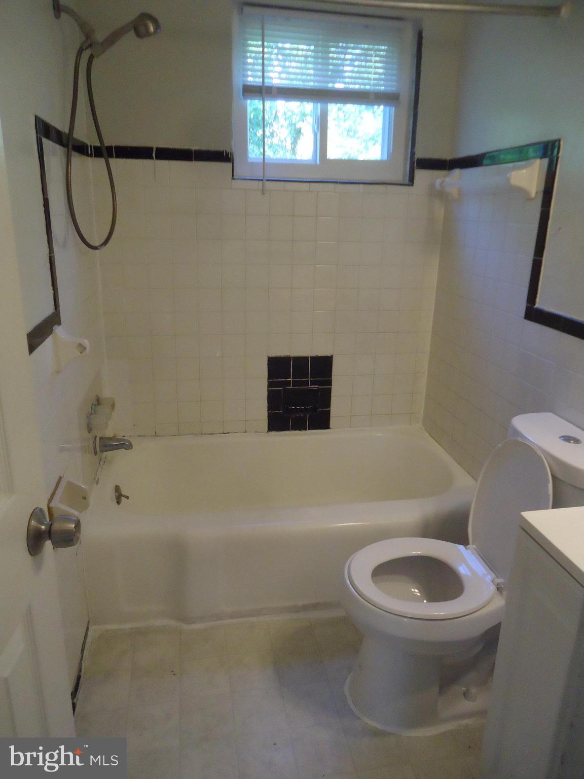 IVERSON SQUARE - Residential Lease