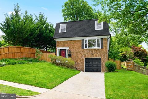 Photo of 250 Aspen Street, ALEXANDRIA, VA 22305 (MLS # VAAX2060464)