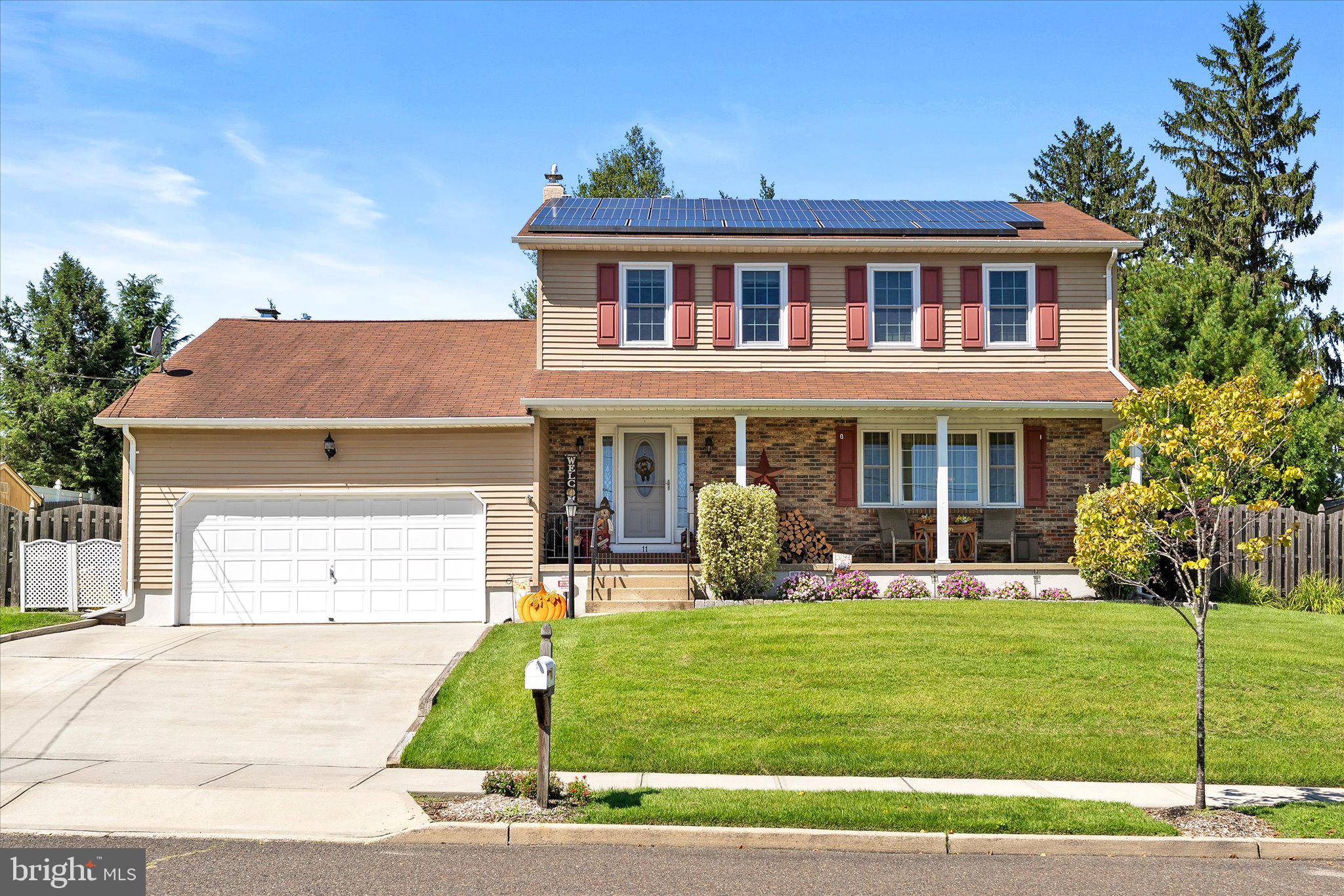 11 HOLLYNOLL DRIVE