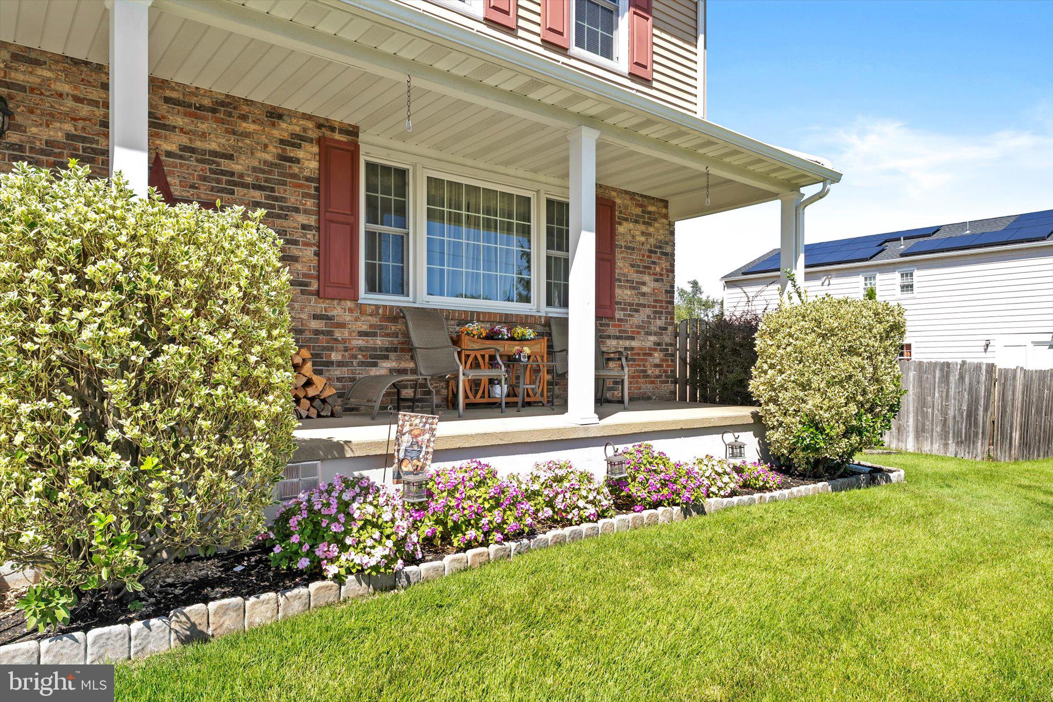 11 HOLLYNOLL DRIVE