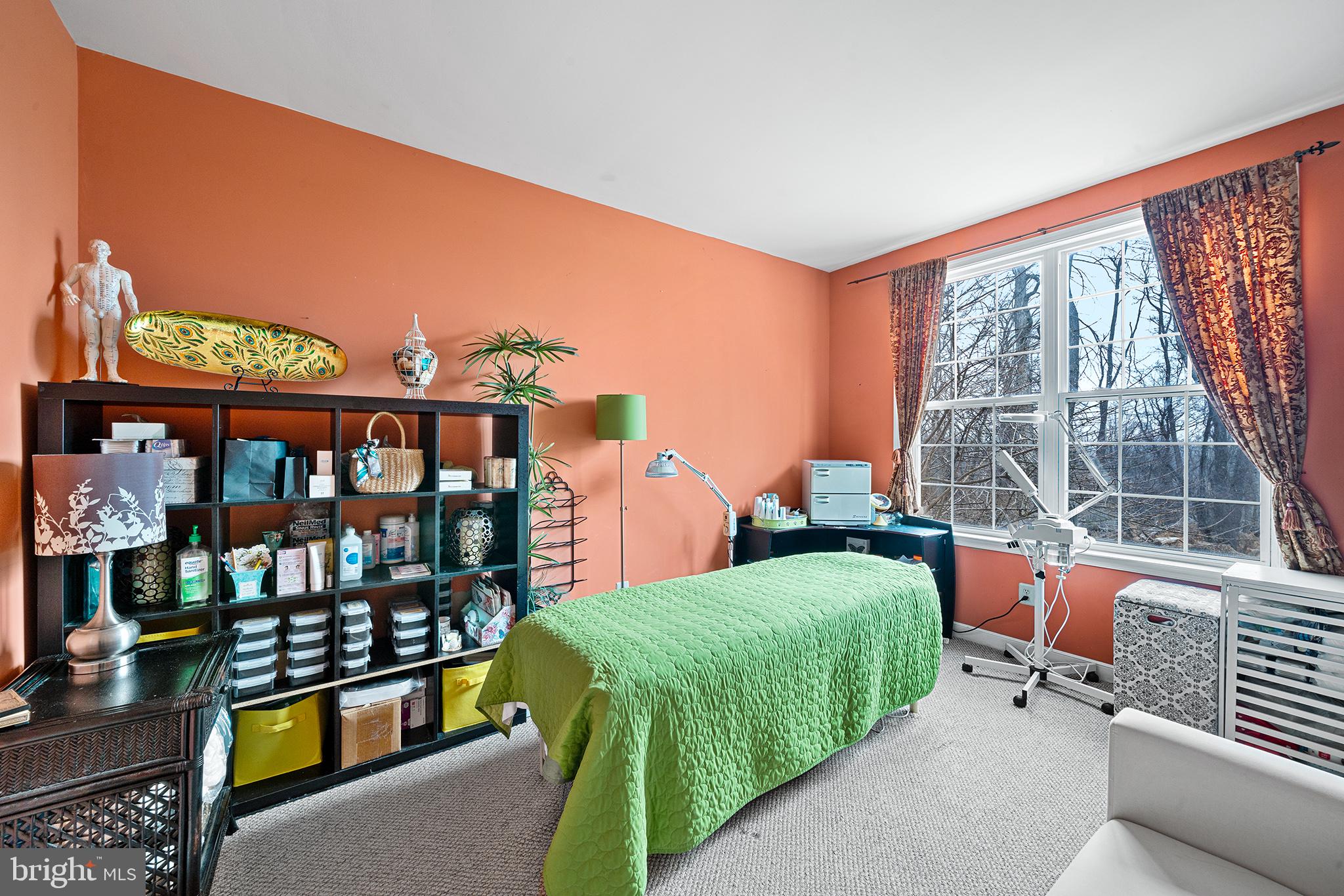 CHARLESTOWN HUNT - Residential