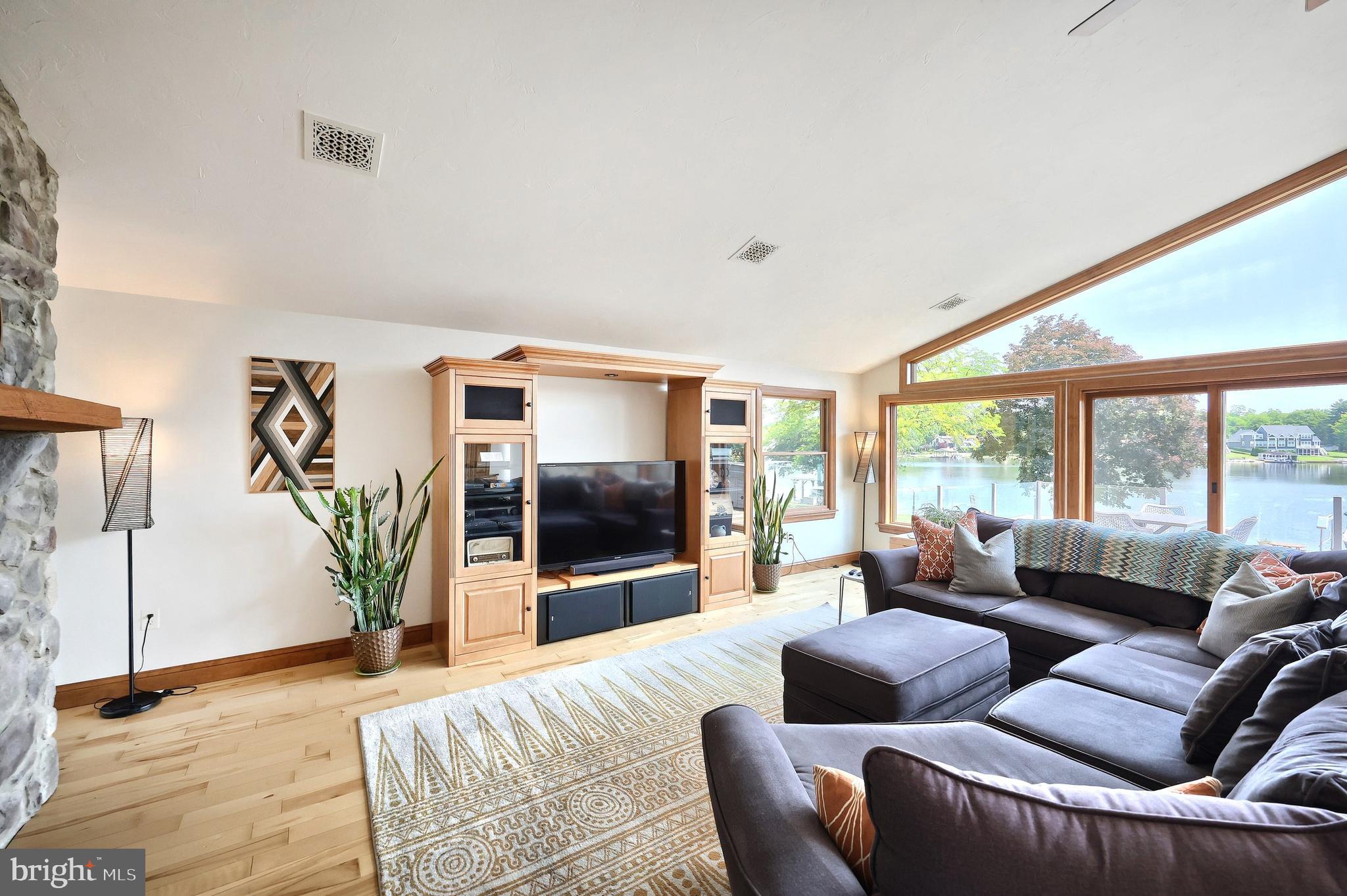 LAKE MEADE - Residential