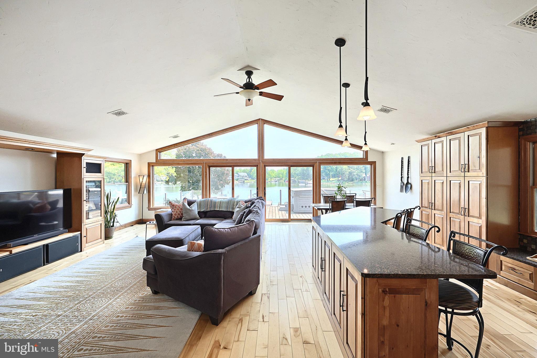 LAKE MEADE - Residential