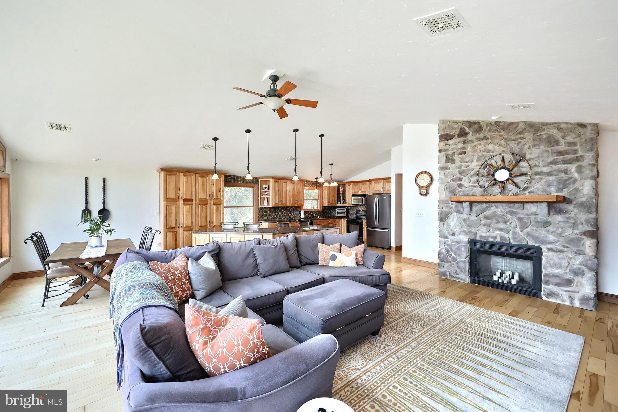 LAKE MEADE - Residential