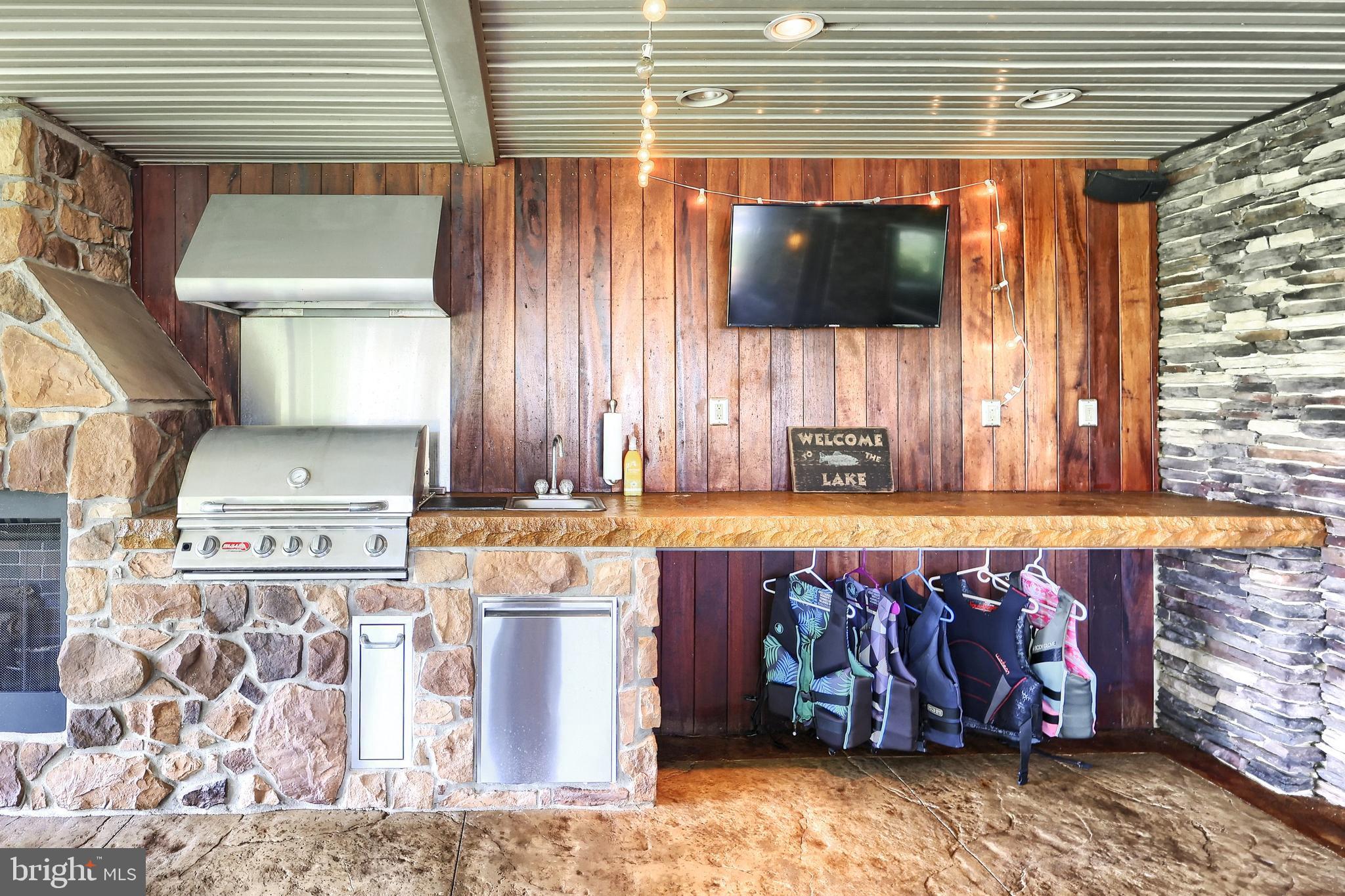 LAKE MEADE - Residential