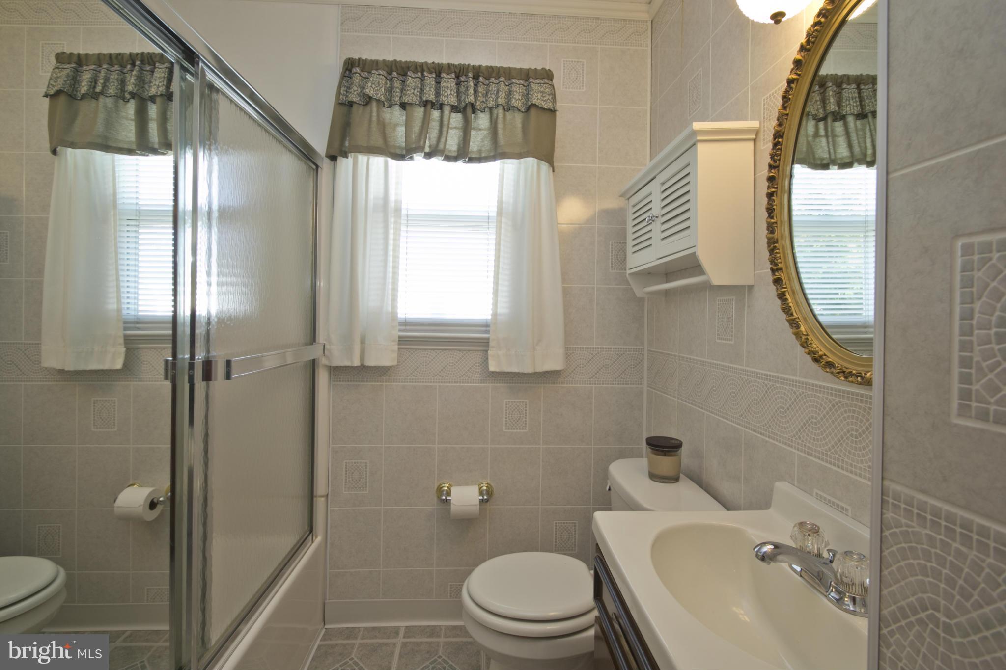 COLONIAL DRIVE - Residential