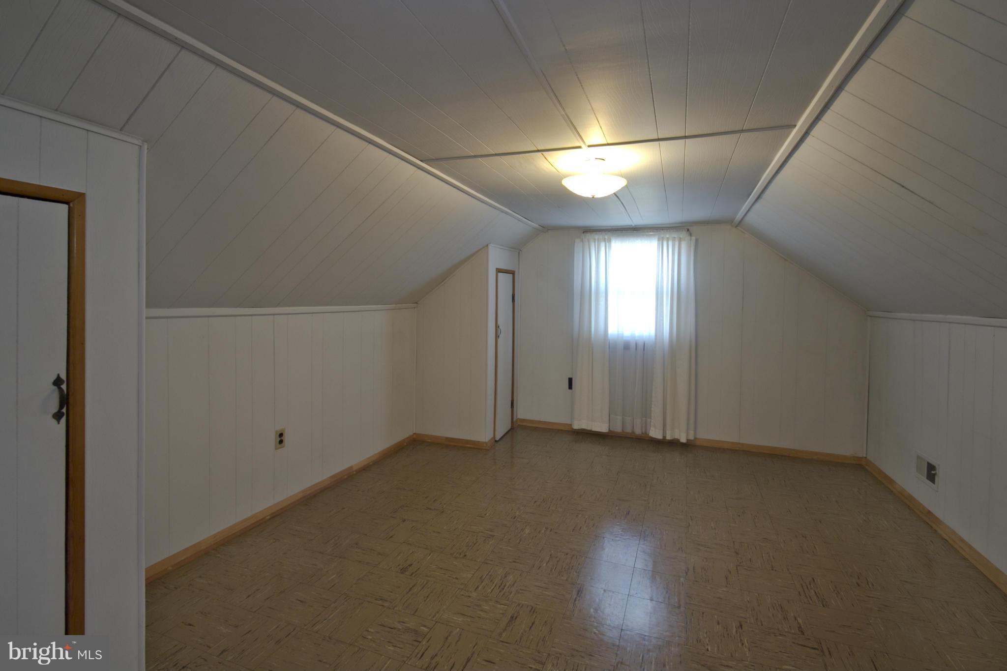 COLONIAL DRIVE - Residential