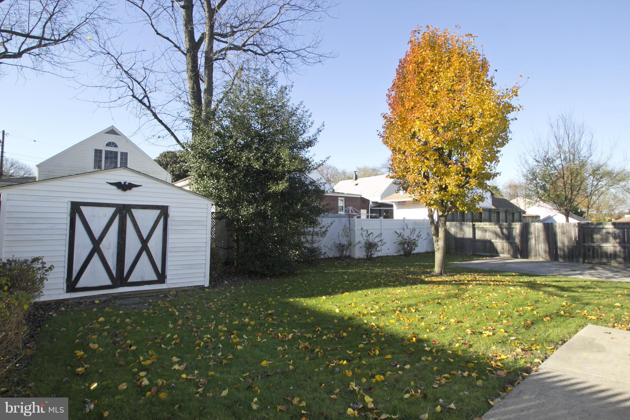 COLONIAL DRIVE - Residential