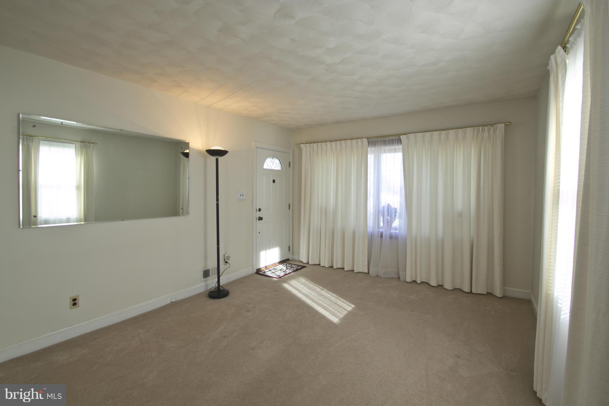 COLONIAL DRIVE - Residential