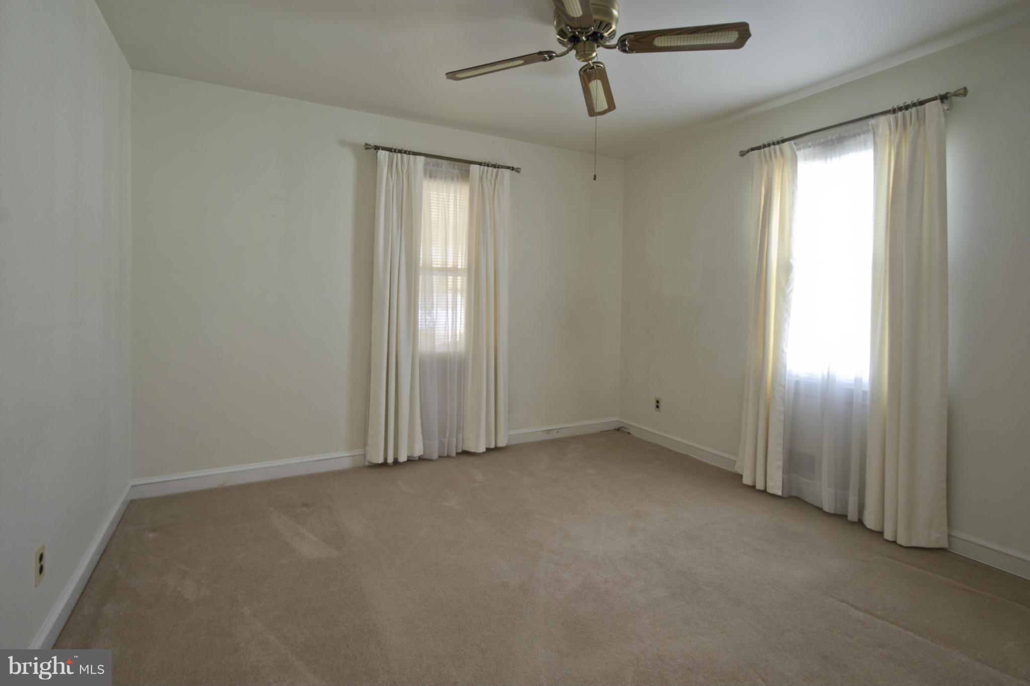 COLONIAL DRIVE - Residential